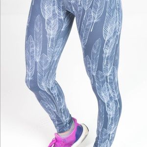 💕 Coeur Sports running tights in Lakota design